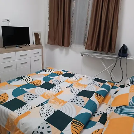Apartamento 2 Camere, Bloc Nou, Langa Promenada Moll, Capacitate 4 Persoane Craiova