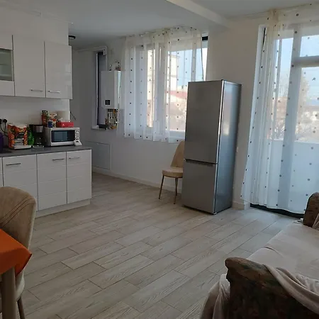 2 Camere, Bloc Nou, Langa Promenada Moll, Capacitate 4 Persoane * Craiova
